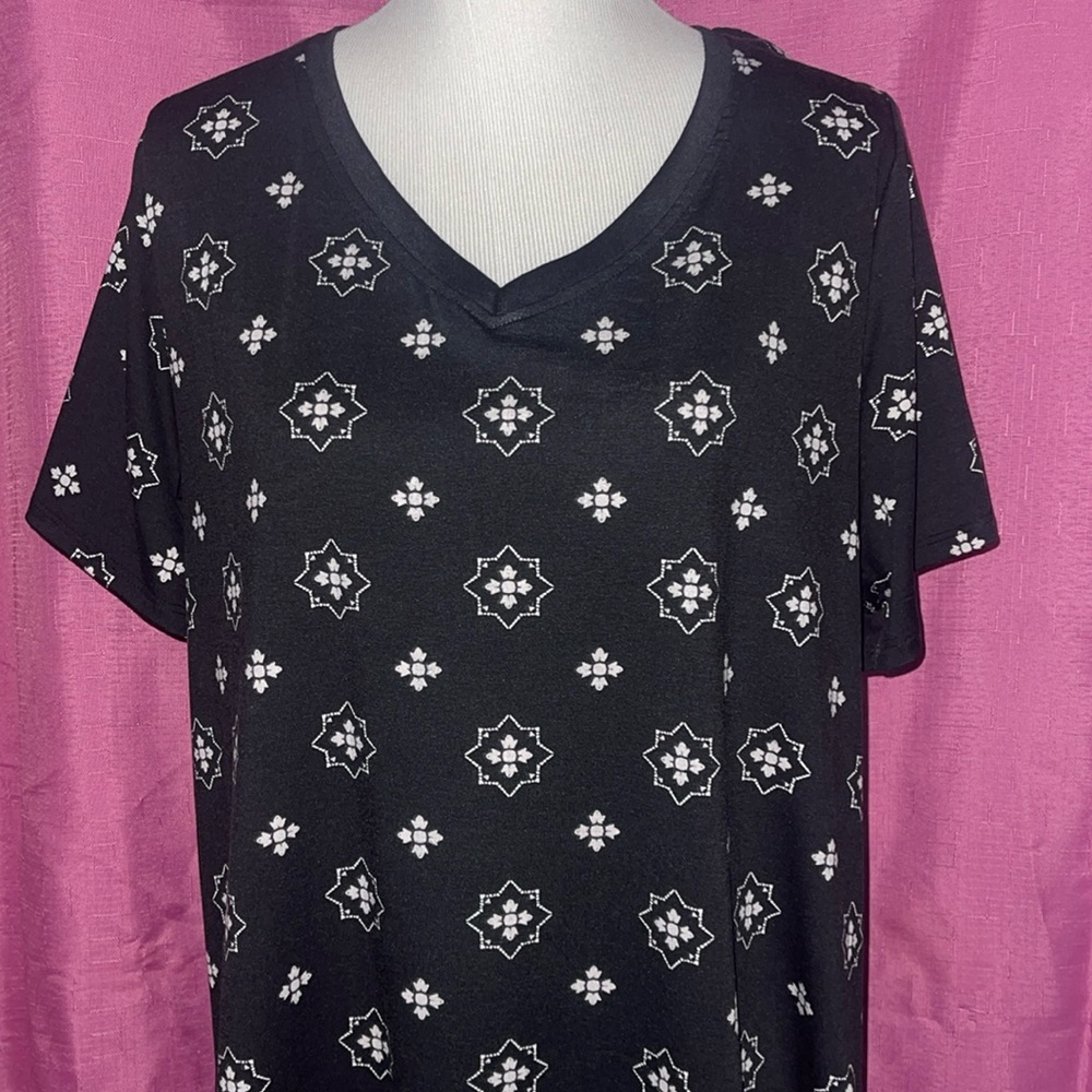 LuLaRoe Christy Tee